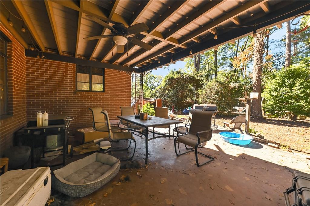 906 Elizabeth Place Bainbridge, GA 39819 - Photo 2 of 36
