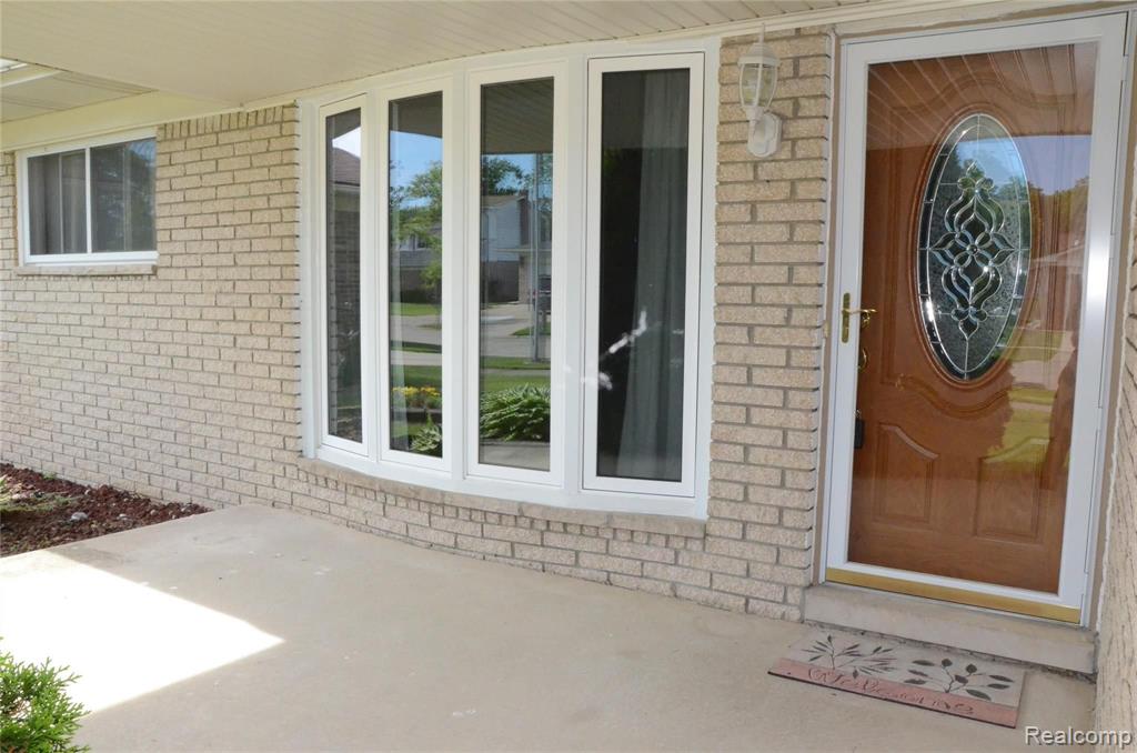 43077 Avon Road Canton, MI 48187 - Photo 8 of 52