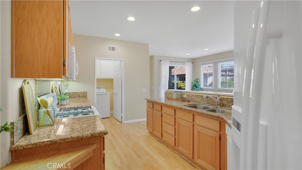 329 Rathbourne Irvine, CA 92620 - Photo 11 of 52 Gallery Image 11