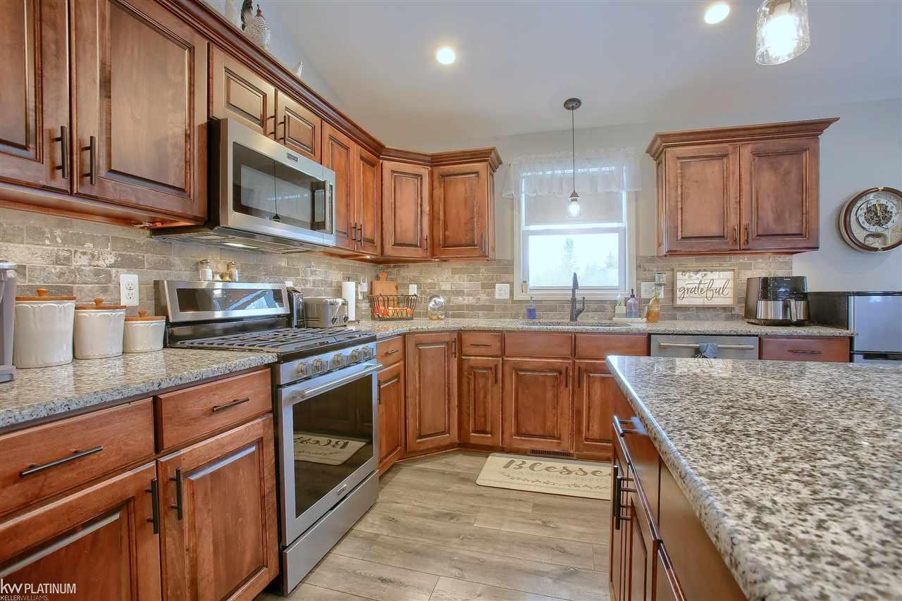13100 Hough Road Memphis, MI 48041 - Photo 9 of 28 50074484-8.JPG