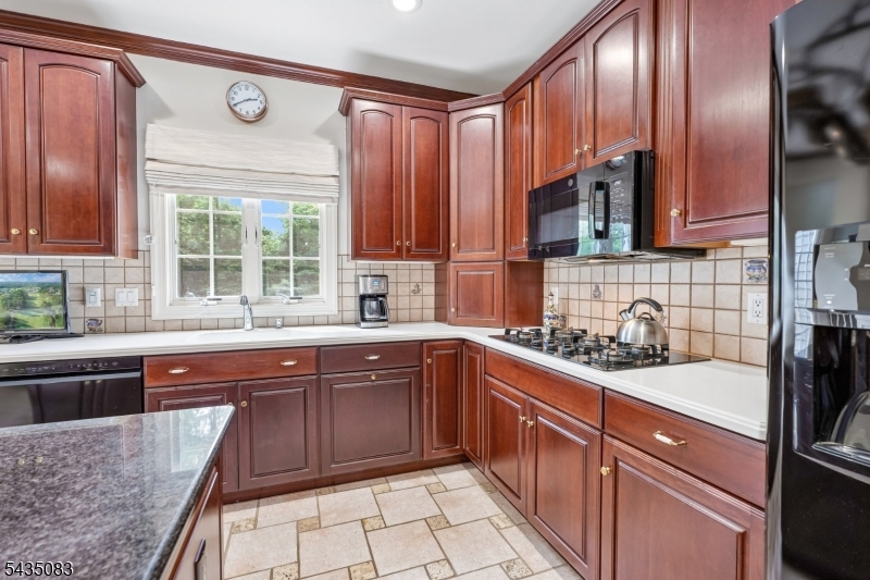 63 Emily Road Bernards, NJ 07931 - Photo 16 of 40