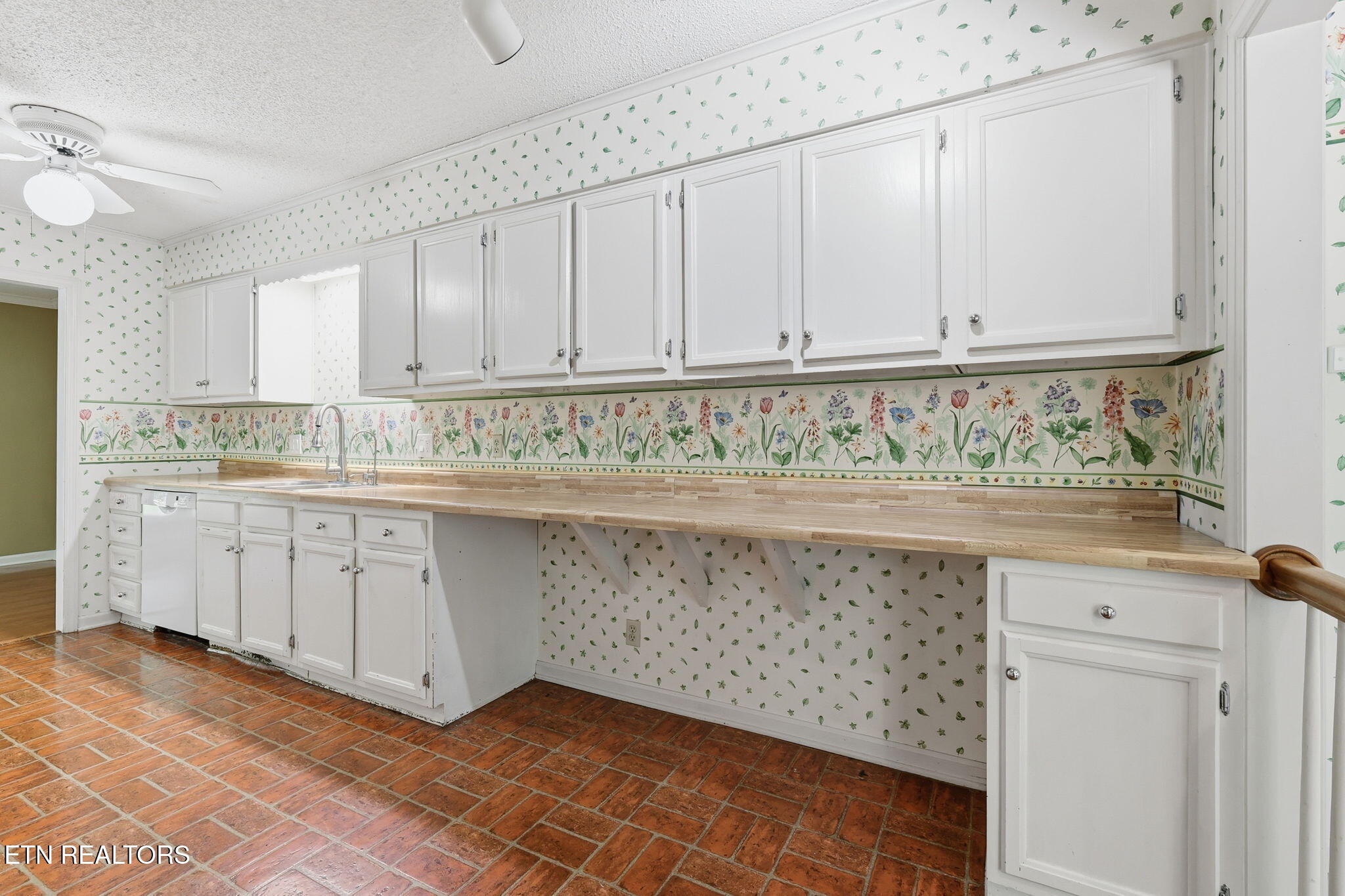 211 Connors Circle Oak Ridge, TN 37830 - Photo 23 of 56 24-web-or-mls-3F1A8666