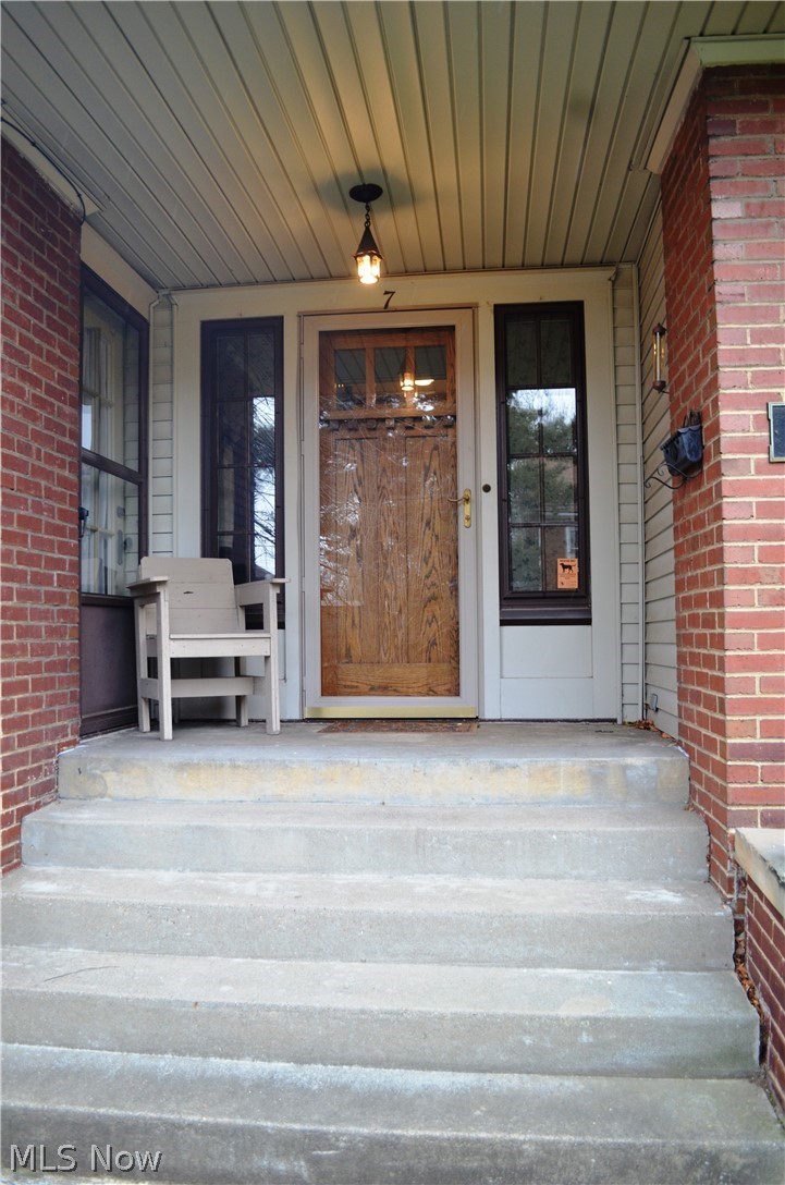 7 Orchard Road Akron, OH 44313 - Photo 2 of 19 Gallery Image 2