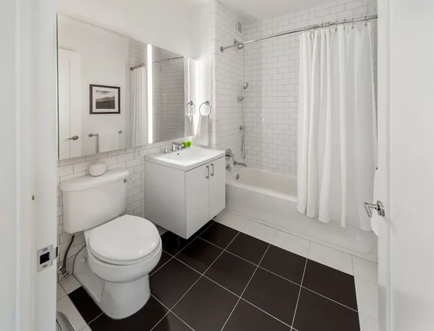 $5,776 | 70 Pine Street, Unit 2410 | Financial District