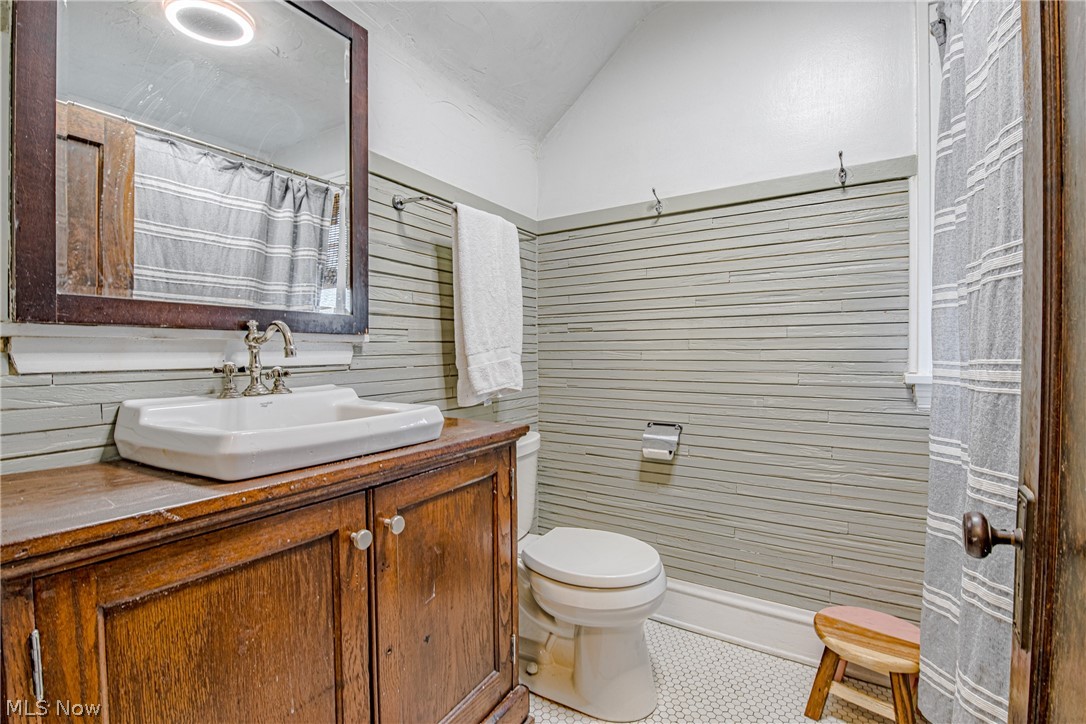 2628 Eaton Road Cleveland, OH 44118 - Photo 14 of 23