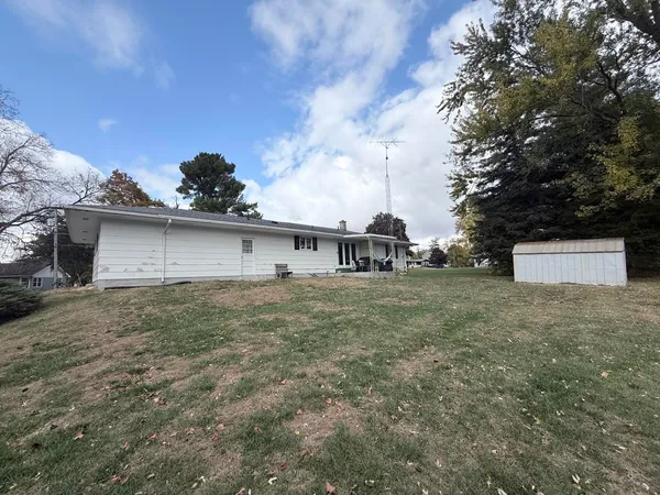 $174,000 | 214 South Long Street, Warren, IL 61087