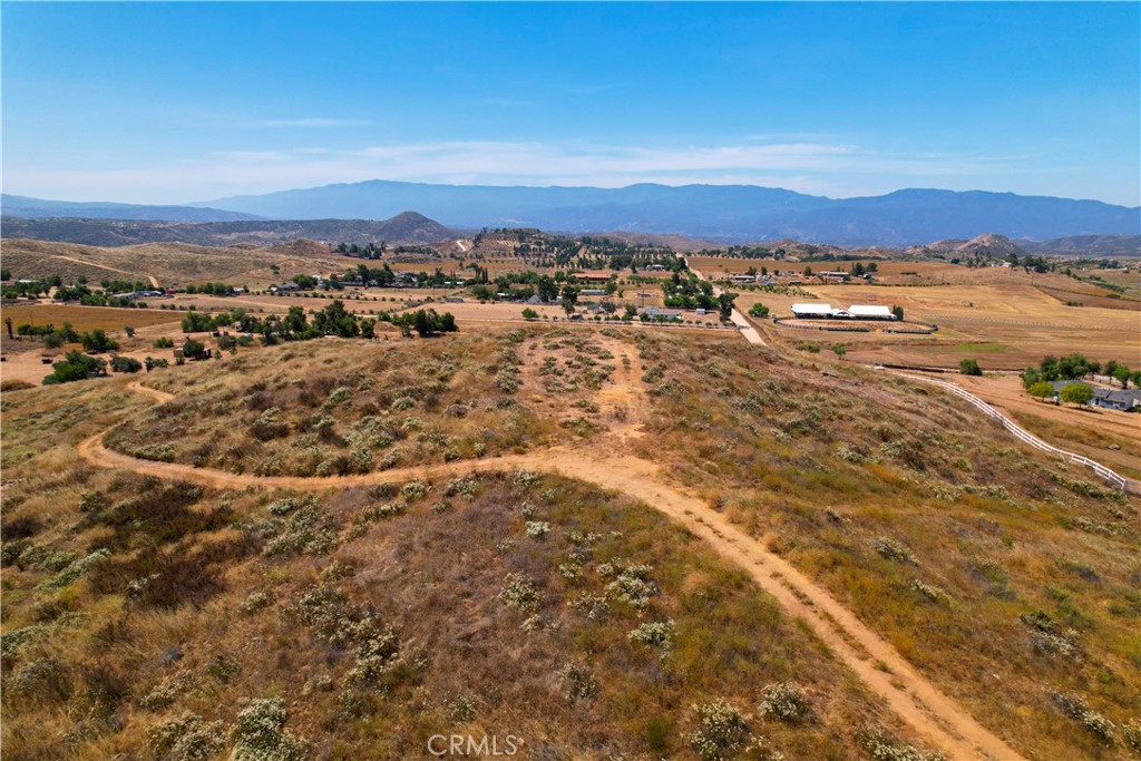 39282 San Ignacio Road Hemet, CA 92544 - Photo 6 of 21