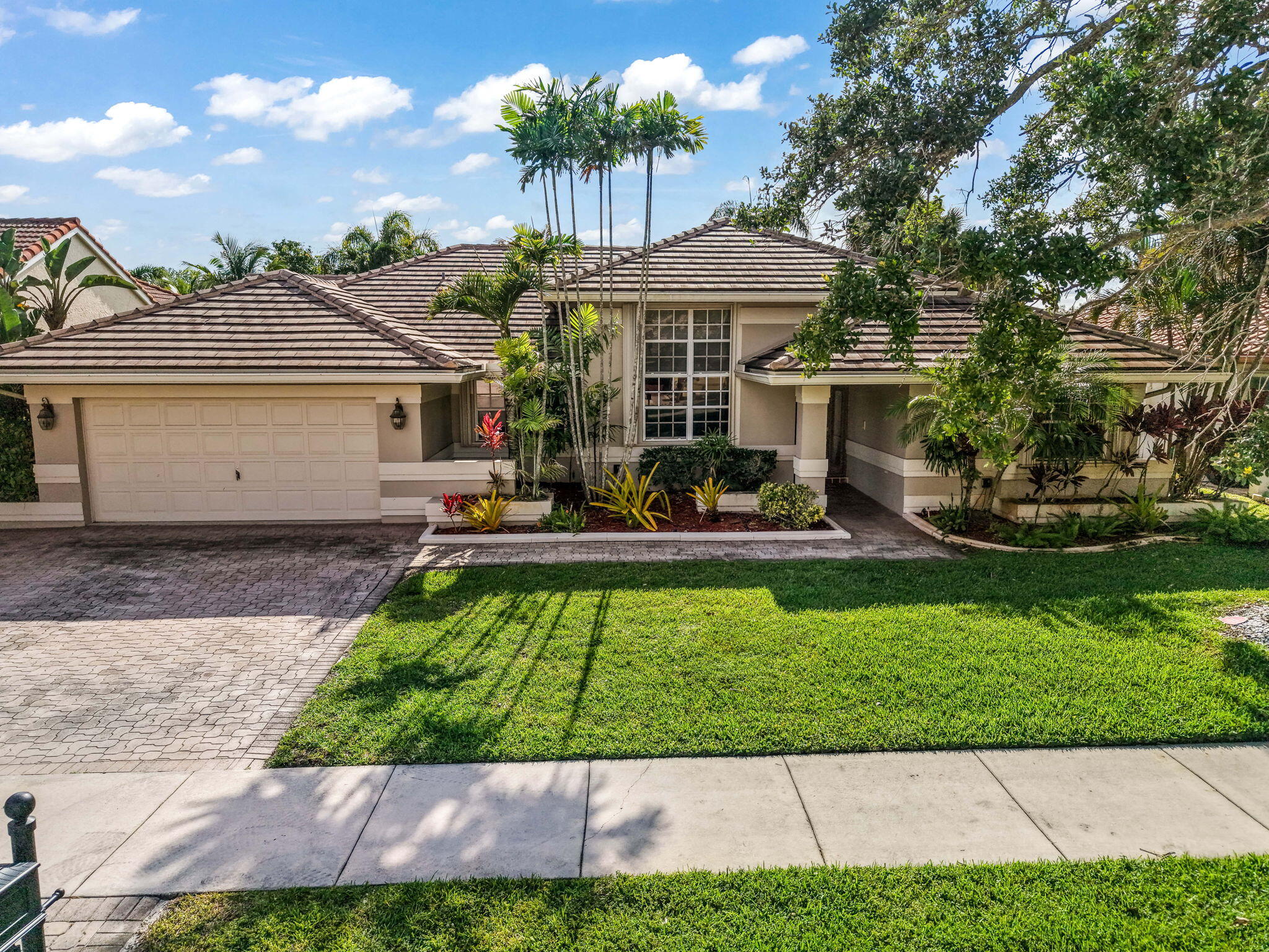 3171 Overlook Road Davie, FL 33328 - Photo 2 of 55 10-web-or-mls-DJI_20260520171416_0187_D