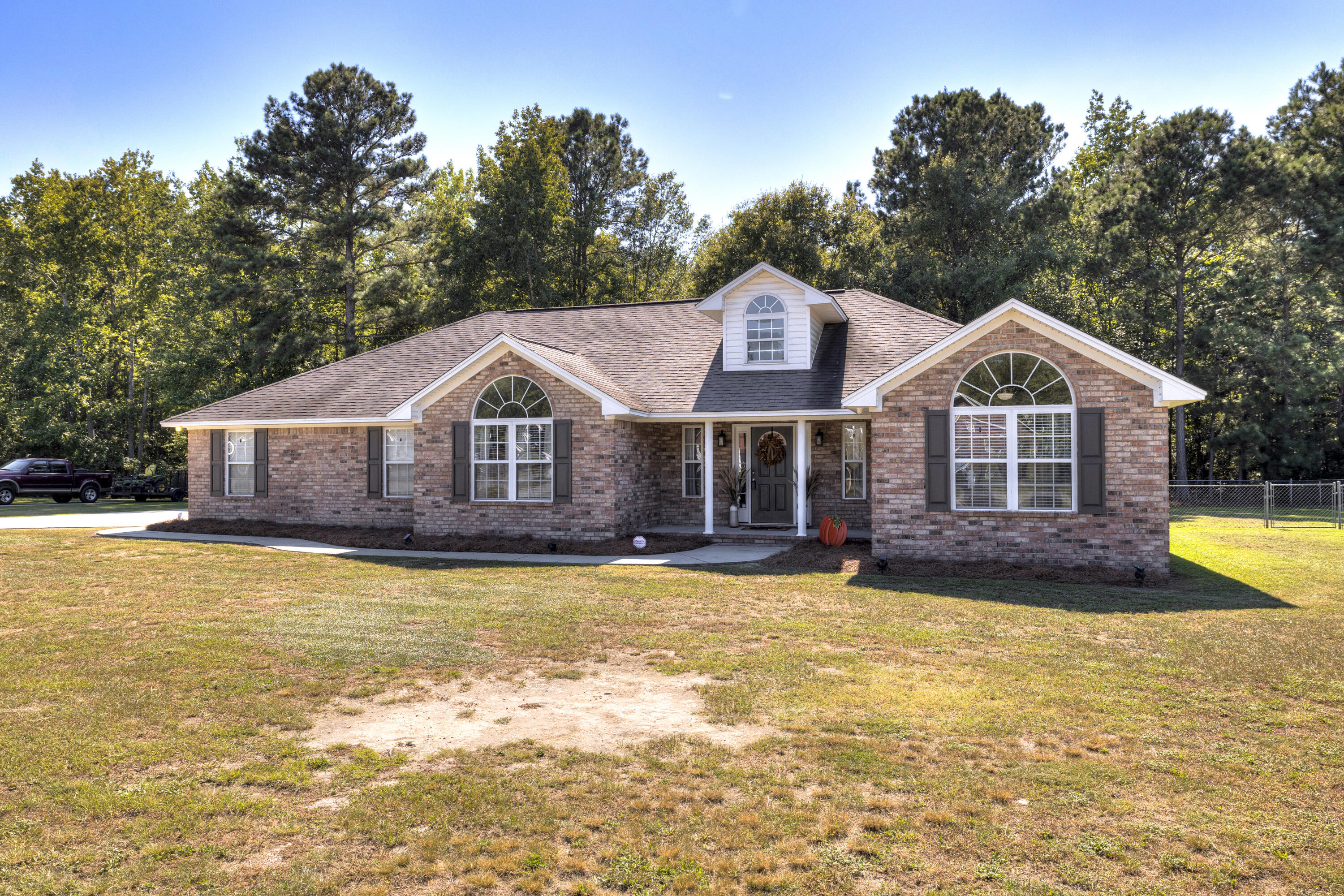 1111 Nicole Drive Manning, SC 29102 - Photo 2 of 45 02