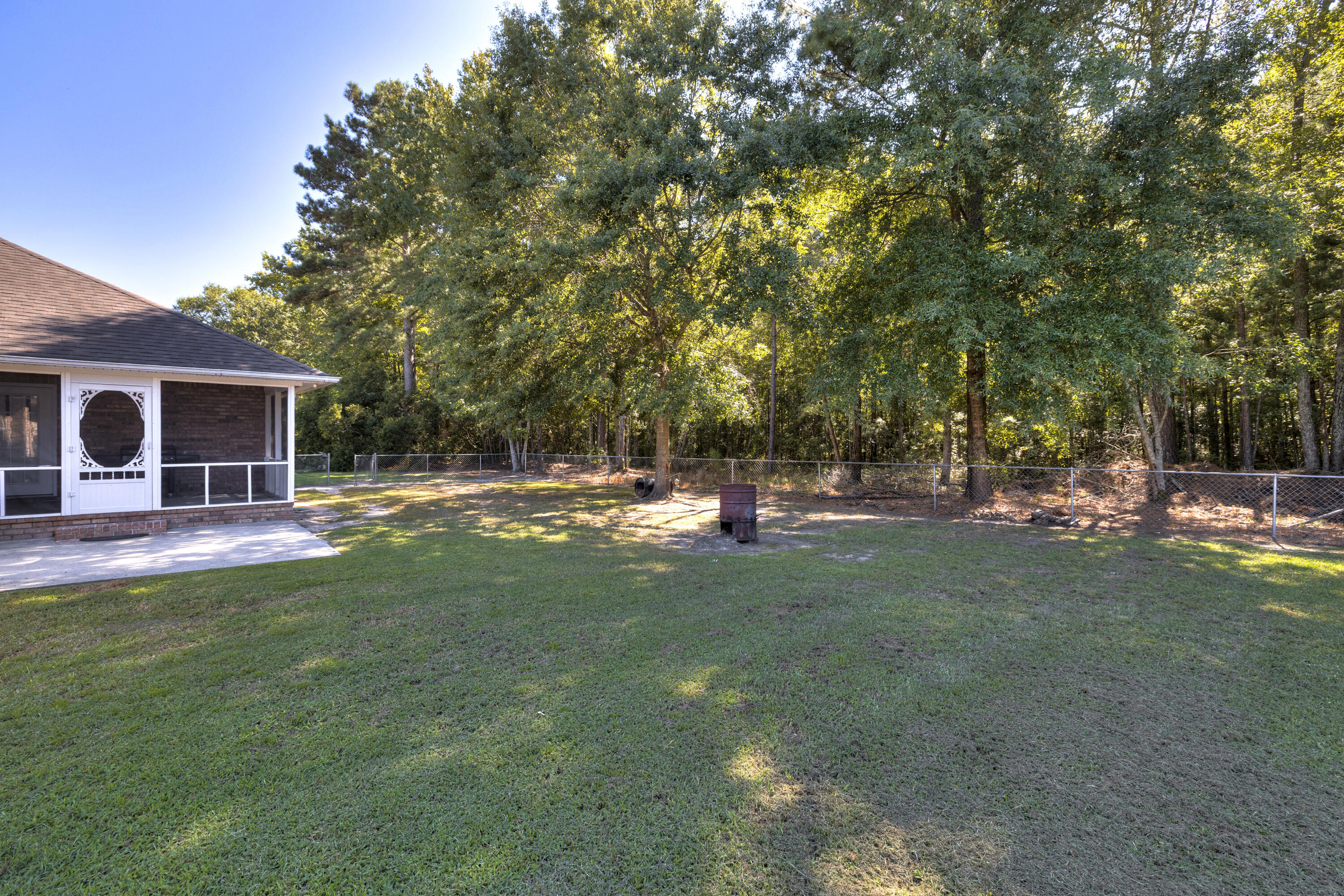 1111 Nicole Drive Manning, SC 29102 - Photo 6 of 45 06
