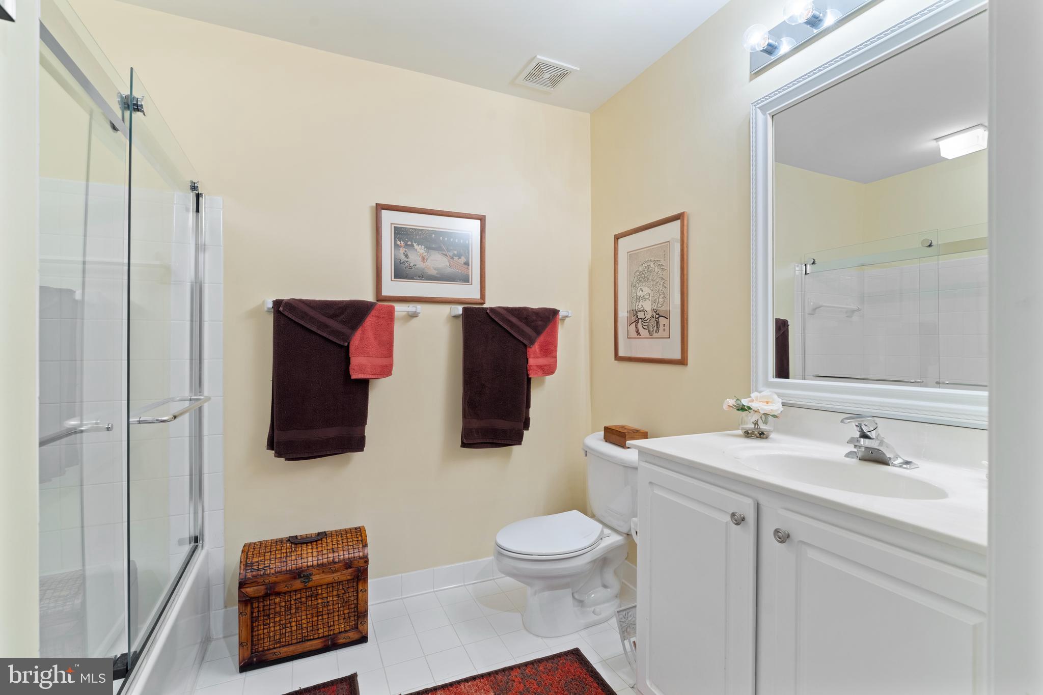 12000 Tralee Road, Unit 402 Lutherville-Timonium, MD 21093 - Photo 20 of 27 Hall Bath