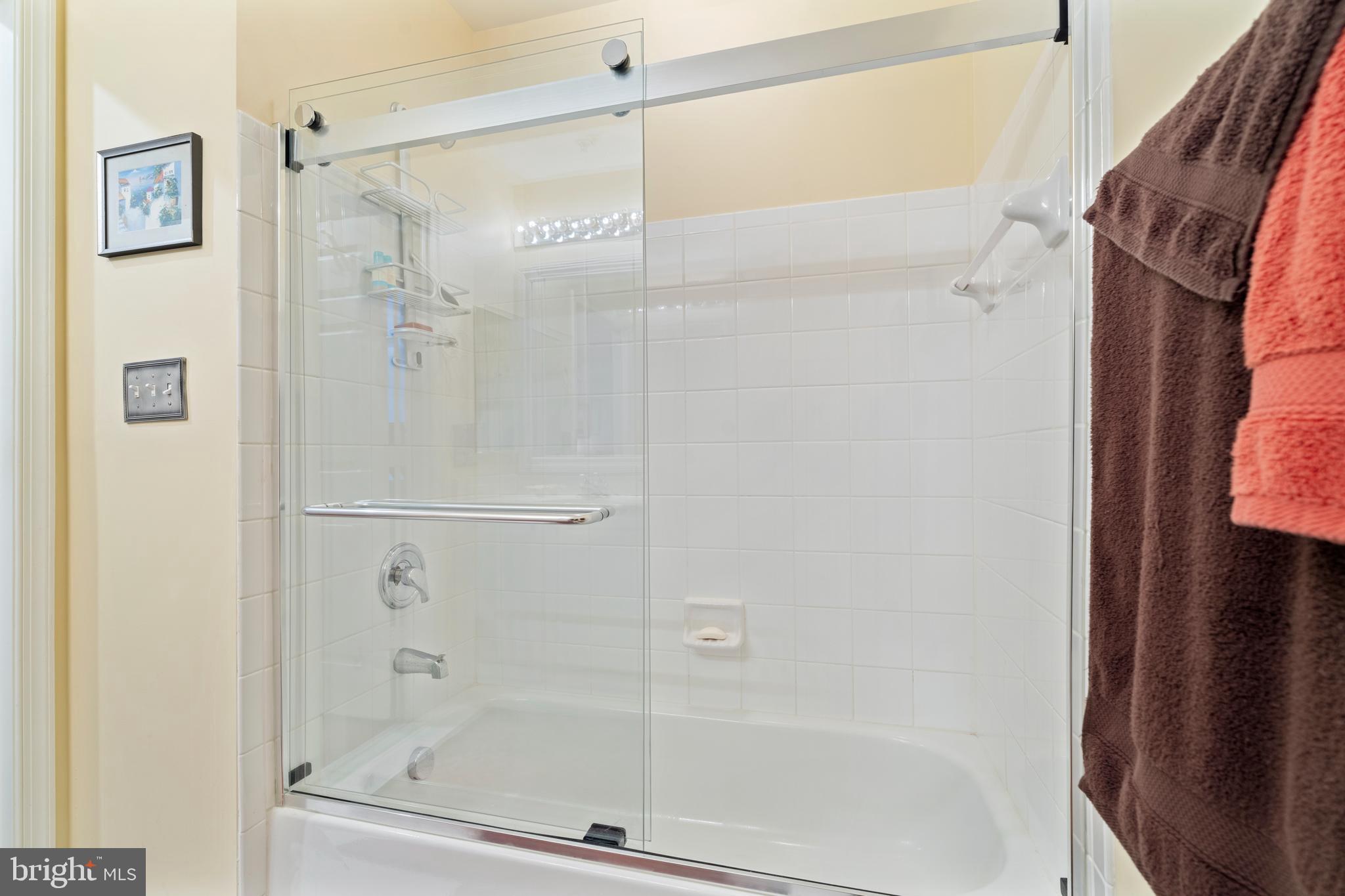 12000 Tralee Road, Unit 402 Lutherville-Timonium, MD 21093 - Photo 21 of 27 Hall Bath