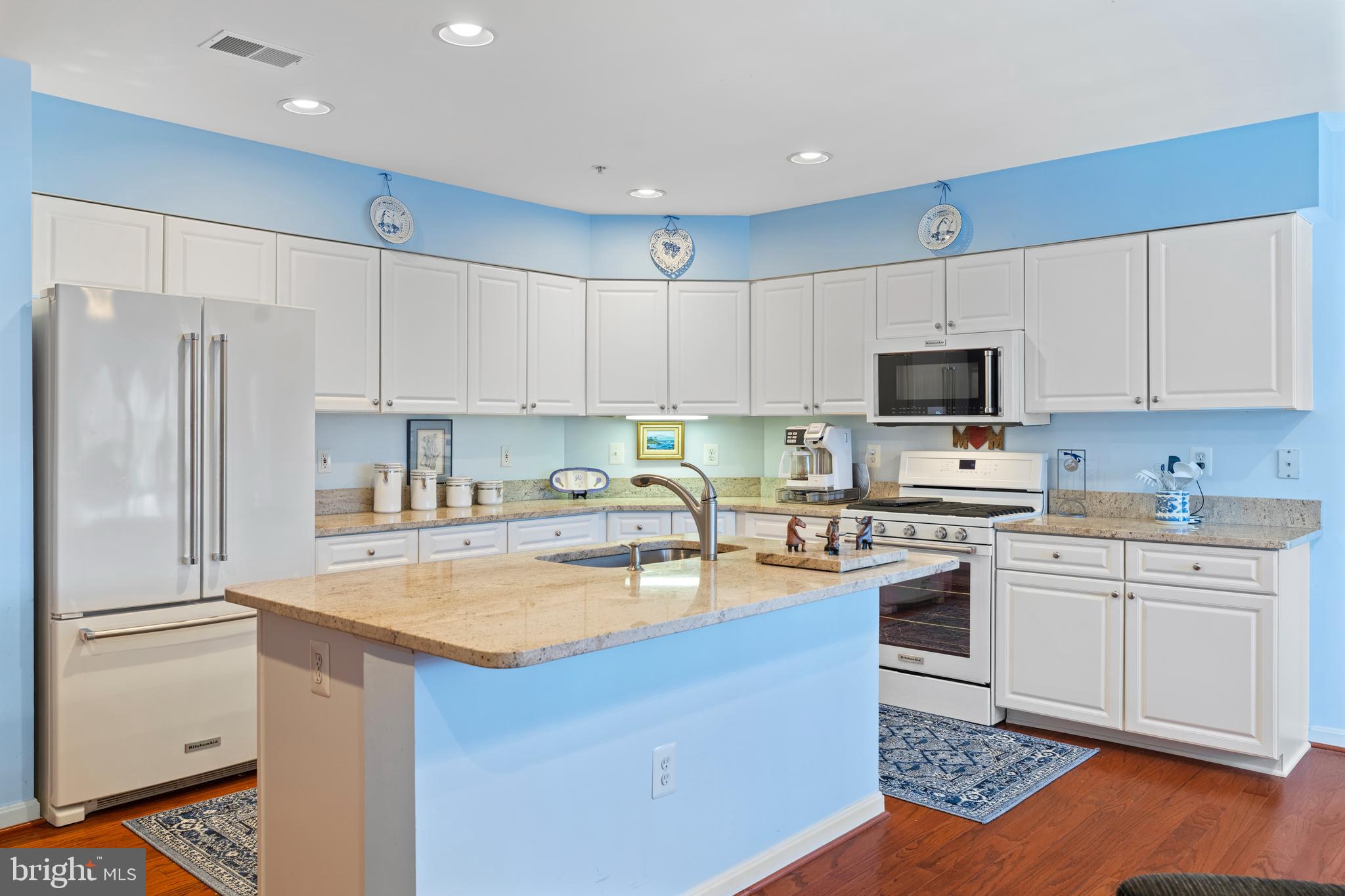 12000 Tralee Road, Unit 402 Lutherville-Timonium, MD 21093 - Photo 8 of 27 Island for Additional Seating