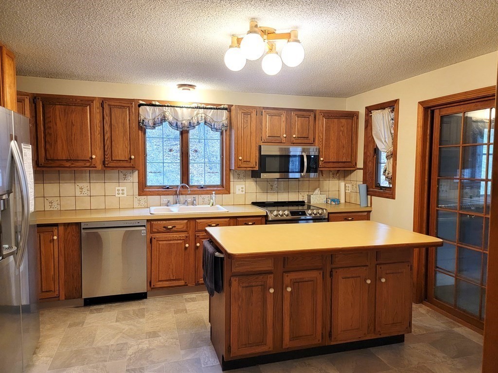 139 Stafford Road Monson, MA 01057 - Photo 2 of 19 Gallery Image 2