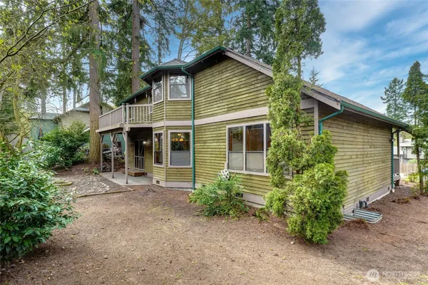 $820,000 | 1505 North Lake Stickney Drive, Lynnwood, WA 98087