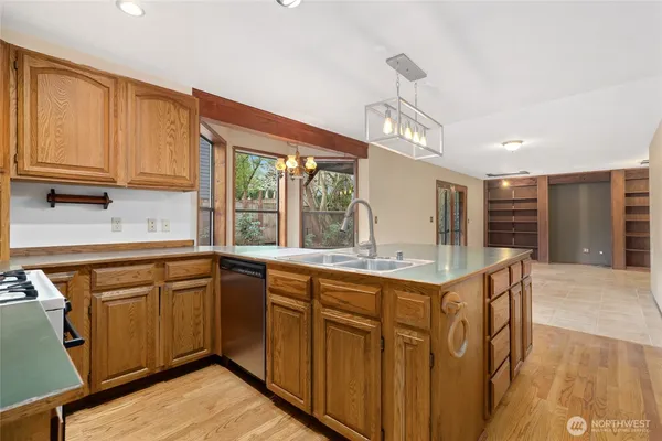 $820,000 | 1505 North Lake Stickney Drive, Lynnwood, WA 98087