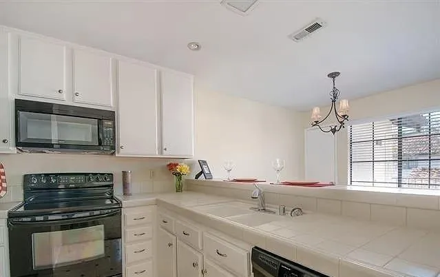 $1,850 | 4225 Porte De Palmas, San Diego, CA 92122