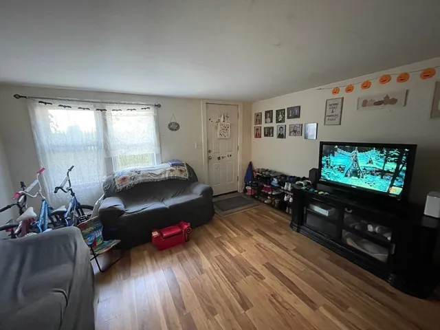 $2,200 | 54 Longwood Avenue, Unit 11, Wareham, MA 02558