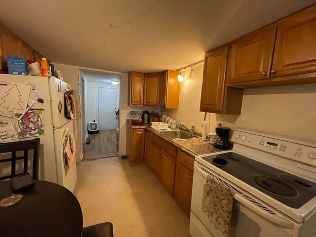$2,200 | 54 Longwood Avenue, Unit 11, Wareham, MA 02558