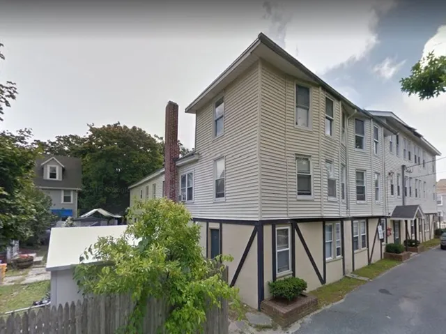 $2,200 | 54 Longwood Avenue, Unit 11, Wareham, MA 02558