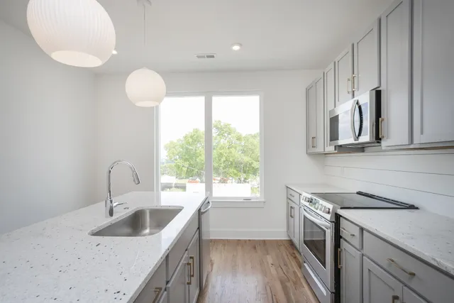 $2,500 | 522 Cliff Drive, Nashville, TN 37218