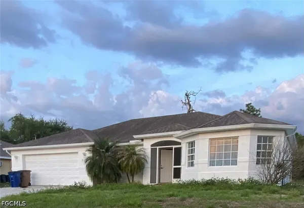 $2,100 | 5100 Hanna Avenue North, Lehigh Acres, FL 33971