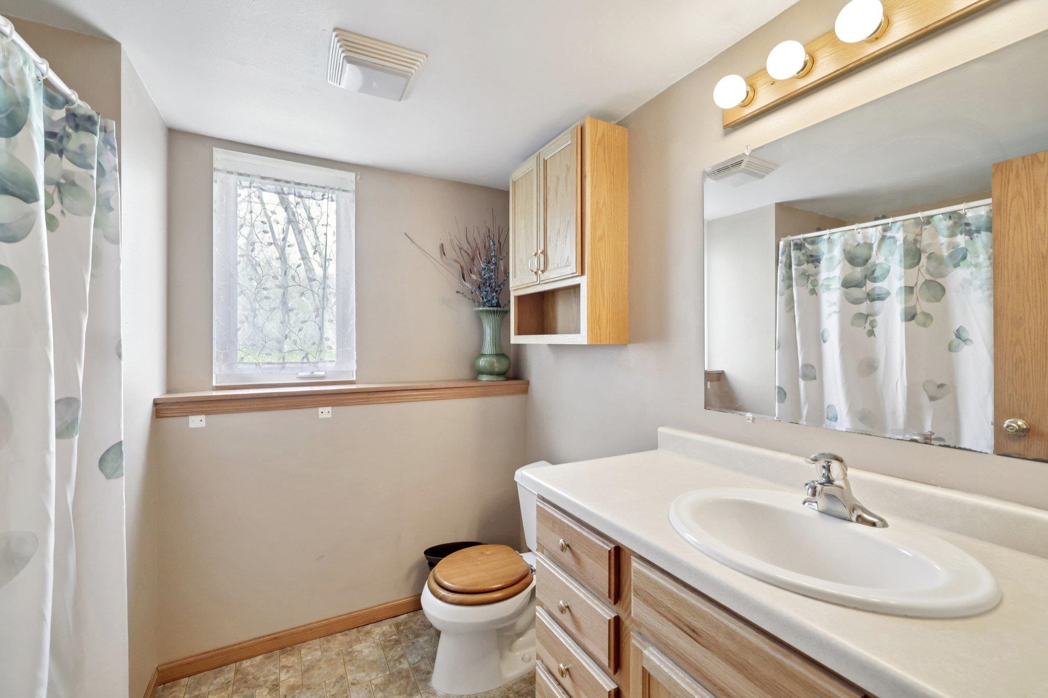 1027 Melvin Court Madison, WI 53704 - Photo 18 of 24