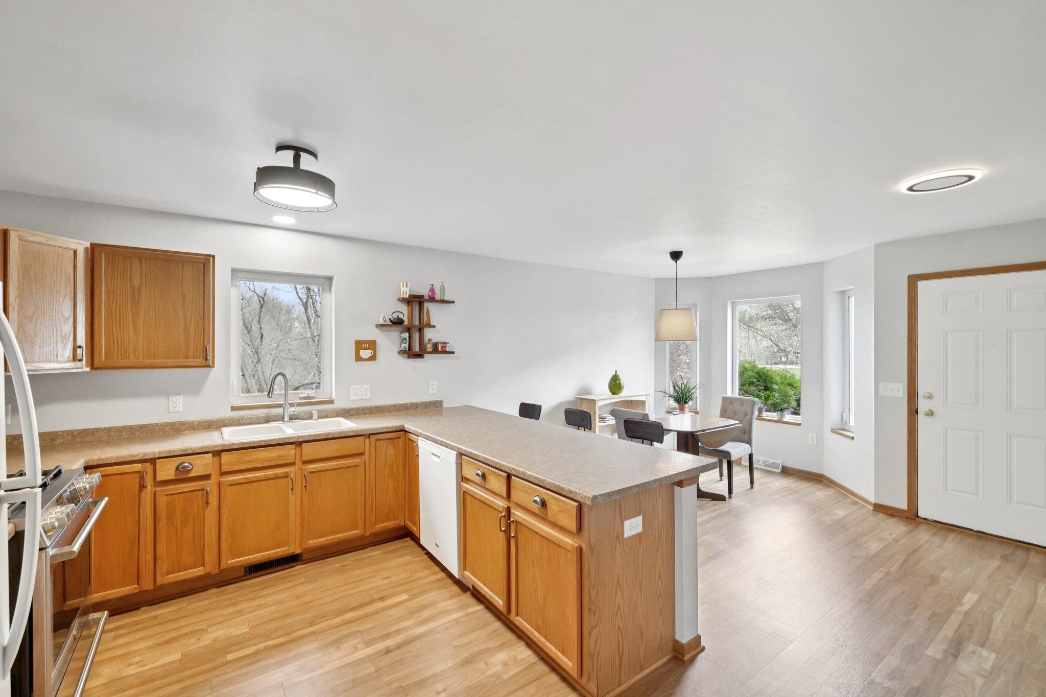 1027 Melvin Court Madison, WI 53704 - Photo 4 of 24