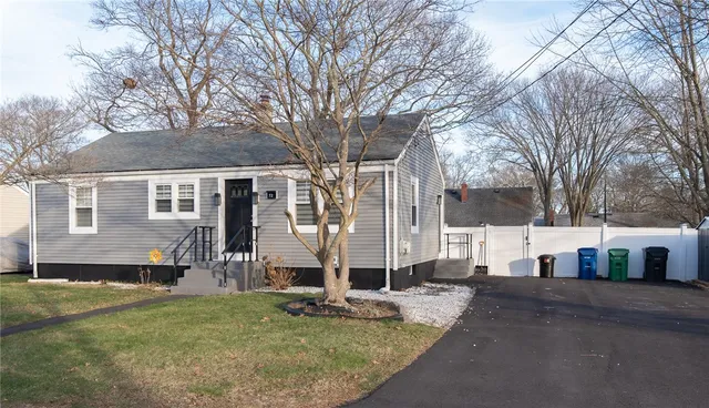 $429,900 | 72 Hollis Avenue, Warwick, RI 02889