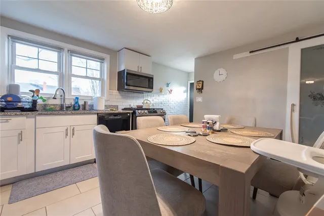 $429,900 | 72 Hollis Avenue, Warwick, RI 02889