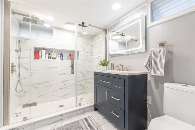 $429,900 | 72 Hollis Avenue, Warwick, RI 02889