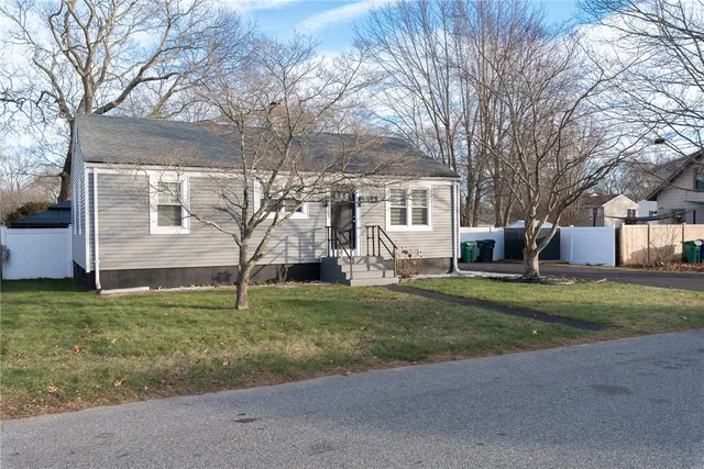 $429,900 | 72 Hollis Avenue, Warwick, RI 02889