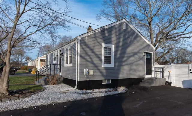 $429,900 | 72 Hollis Avenue, Warwick, RI 02889