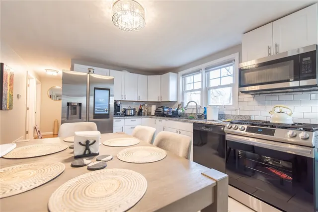 $429,900 | 72 Hollis Avenue, Warwick, RI 02889