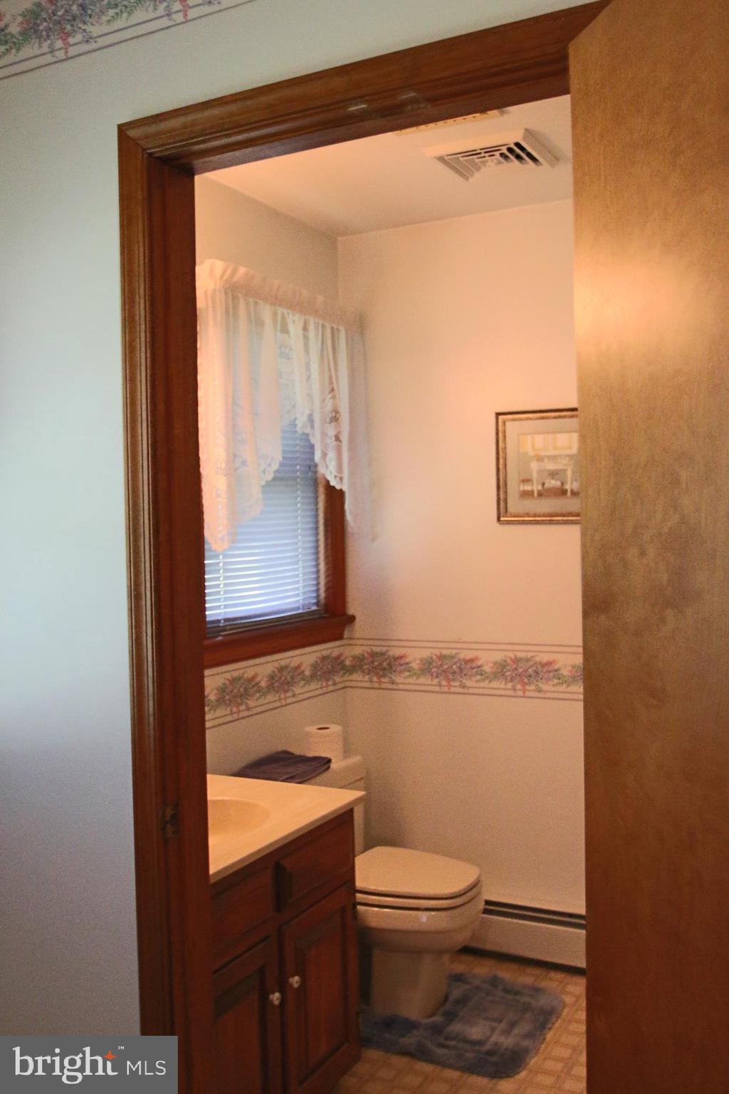 38 Riverview Road Pottstown, PA 19465 - Photo 46 of 66 Full bath in second bedroom
