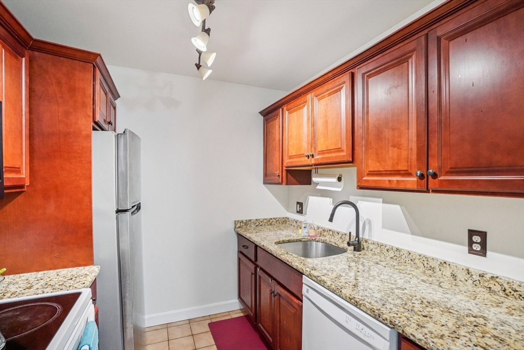 35 Des Moines Road, Unit 209 Quincy, MA 02169 - Photo 5 of 21