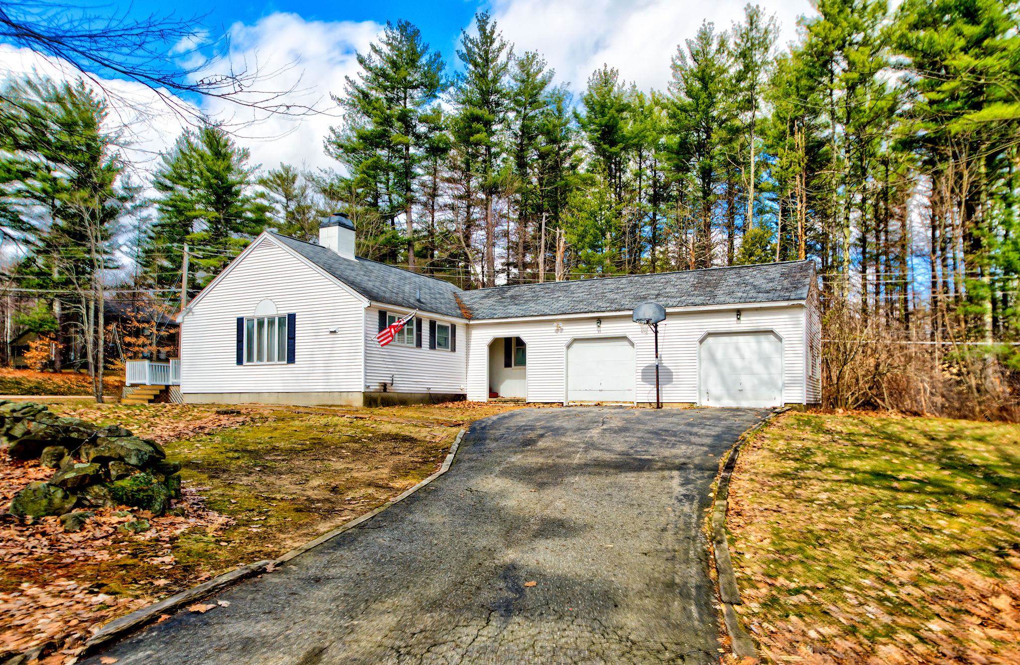 11 Rowell Road Sandown, NH 03873 - Photo 1 of 21
