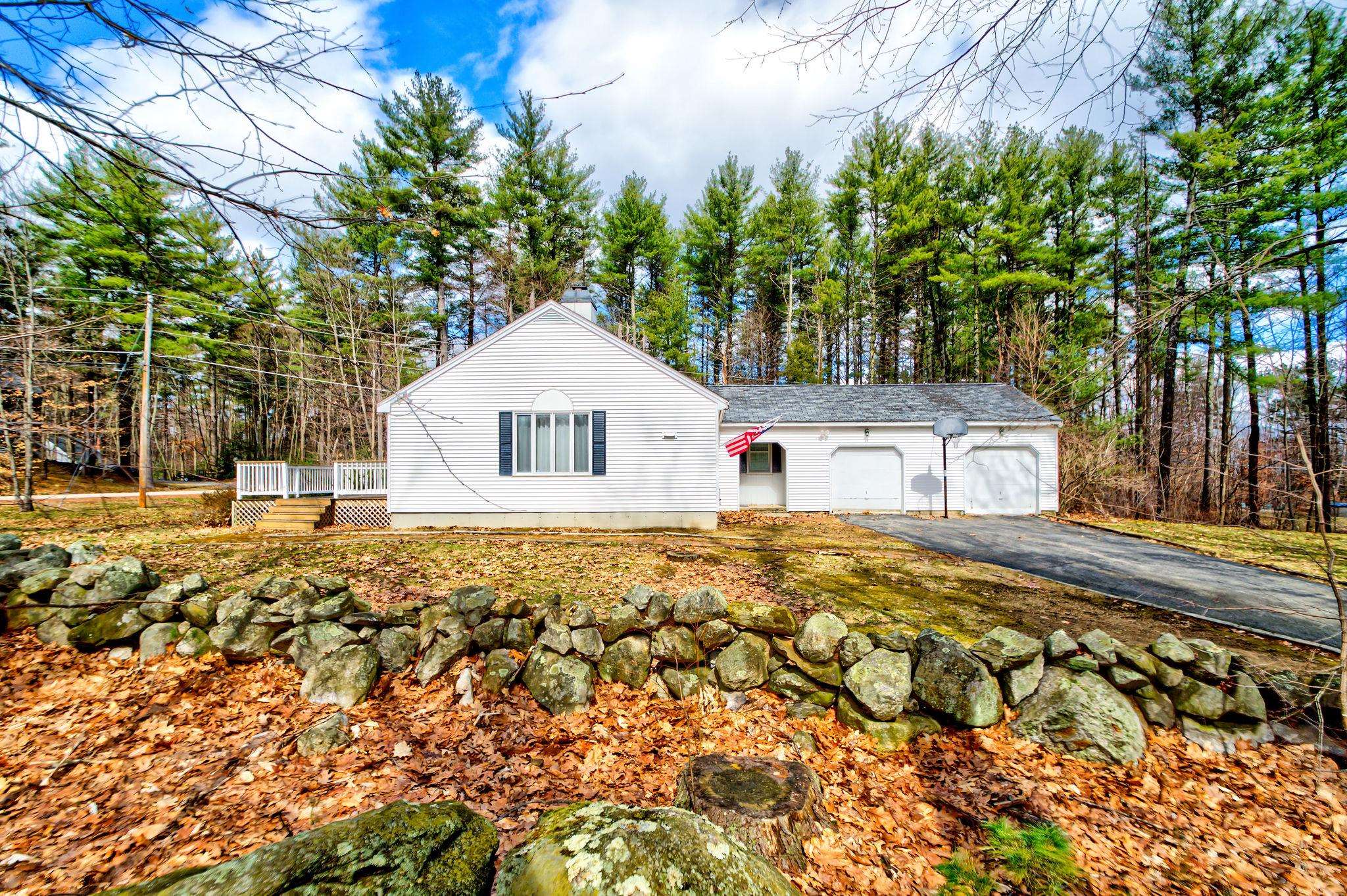 11 Rowell Road Sandown, NH 03873 - Photo 3 of 21