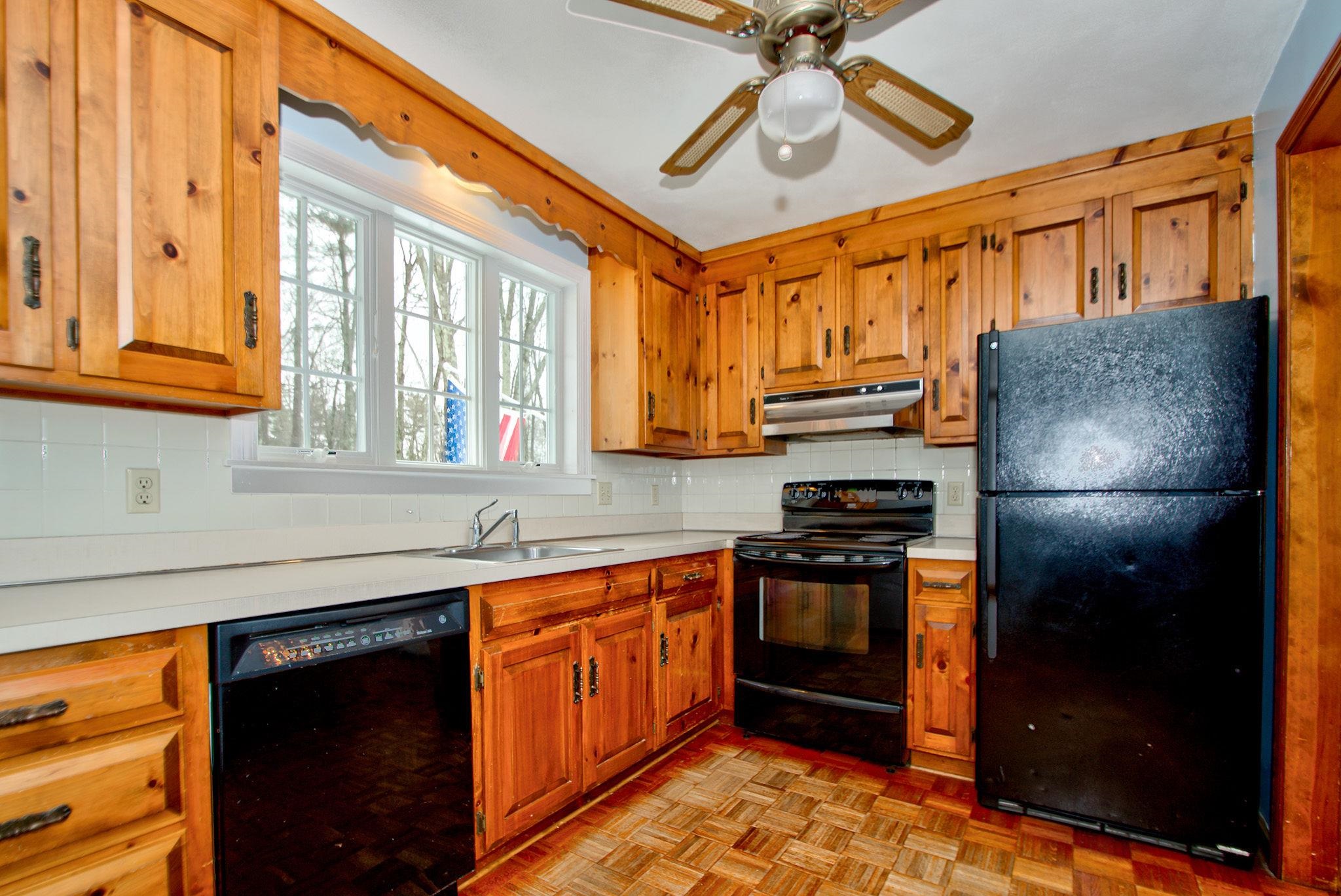 11 Rowell Road Sandown, NH 03873 - Photo 4 of 21