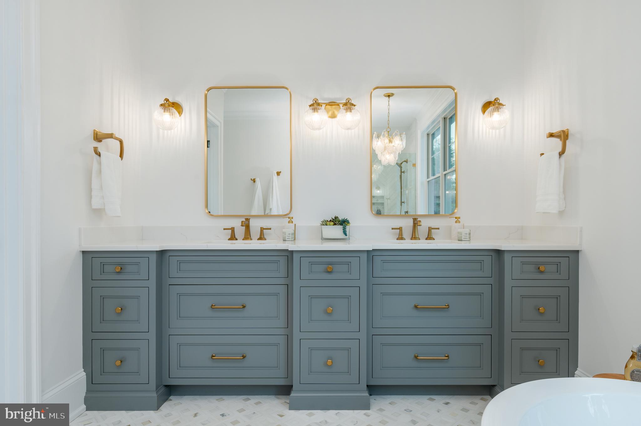 309 Overhill Road Wayne, PA 19087 - Photo 20 of 66 Primary Bathroom