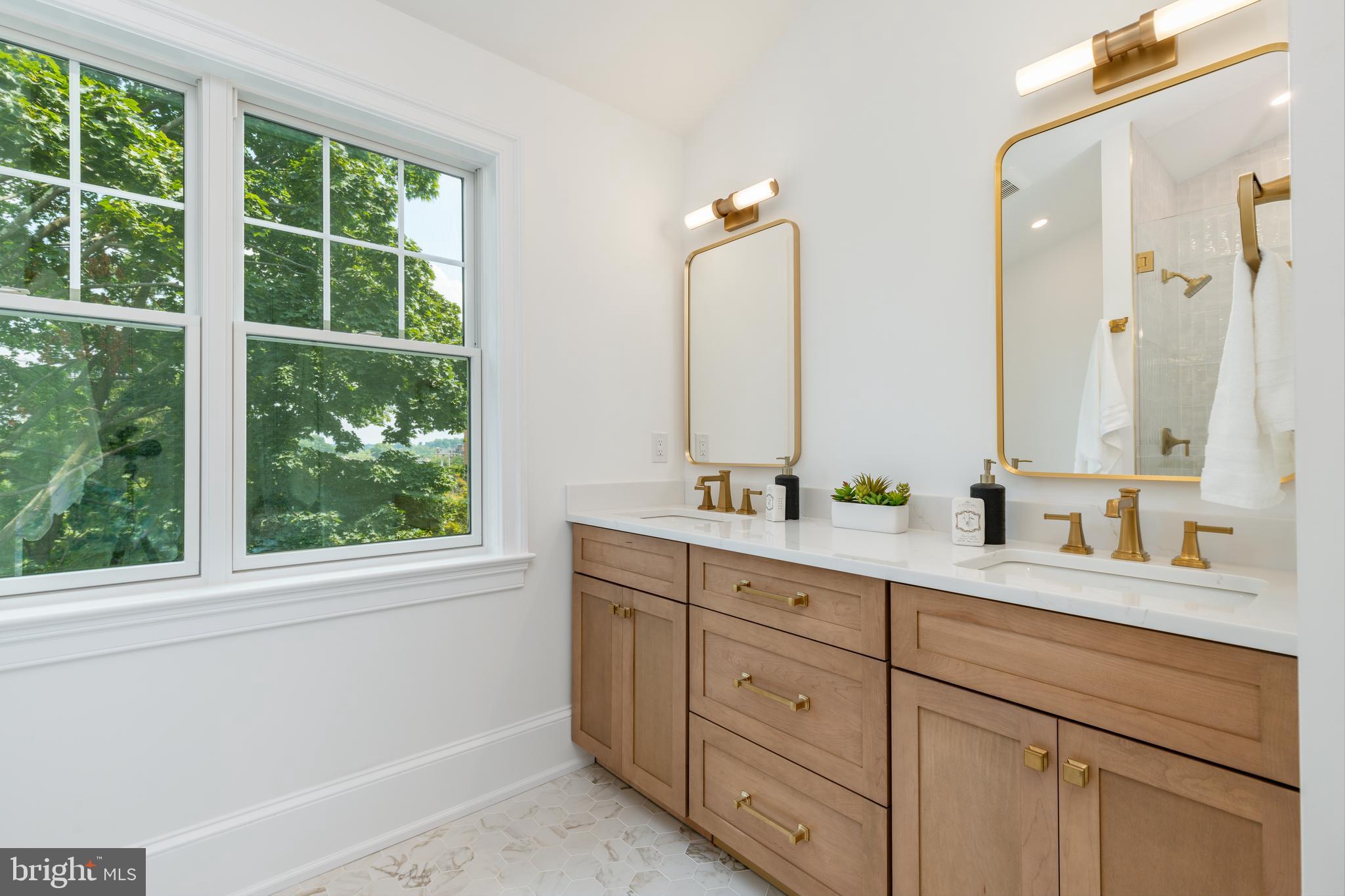 309 Overhill Road Wayne, PA 19087 - Photo 31 of 66 Third Floor Bath