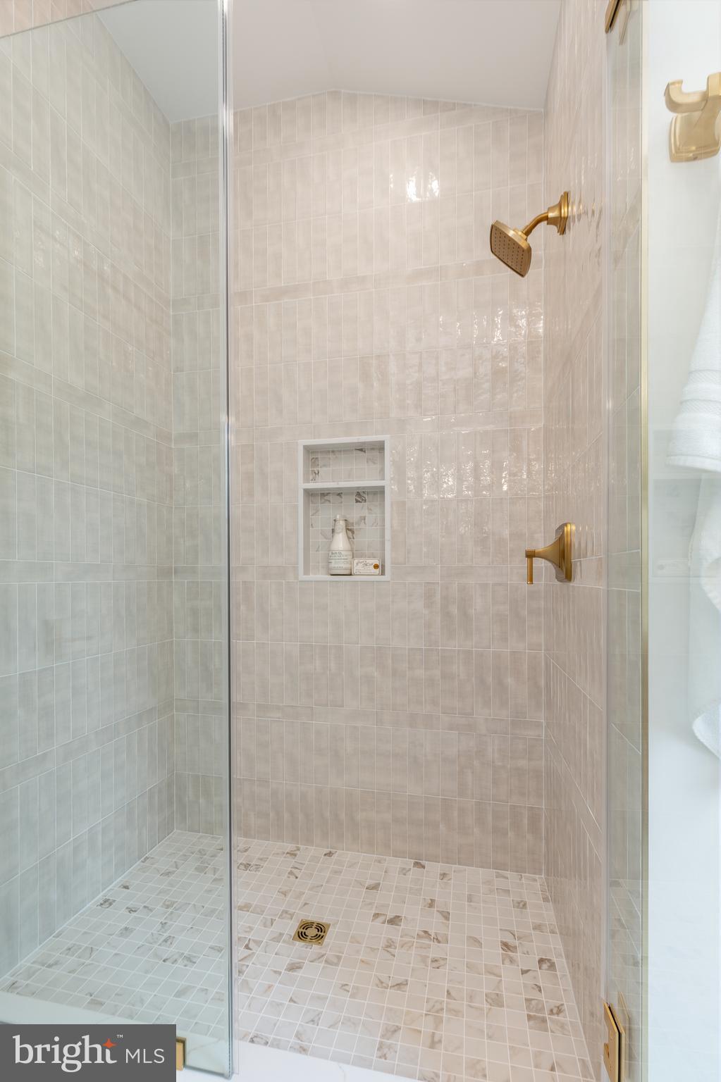 309 Overhill Road Wayne, PA 19087 - Photo 33 of 66 Third Floor Bath