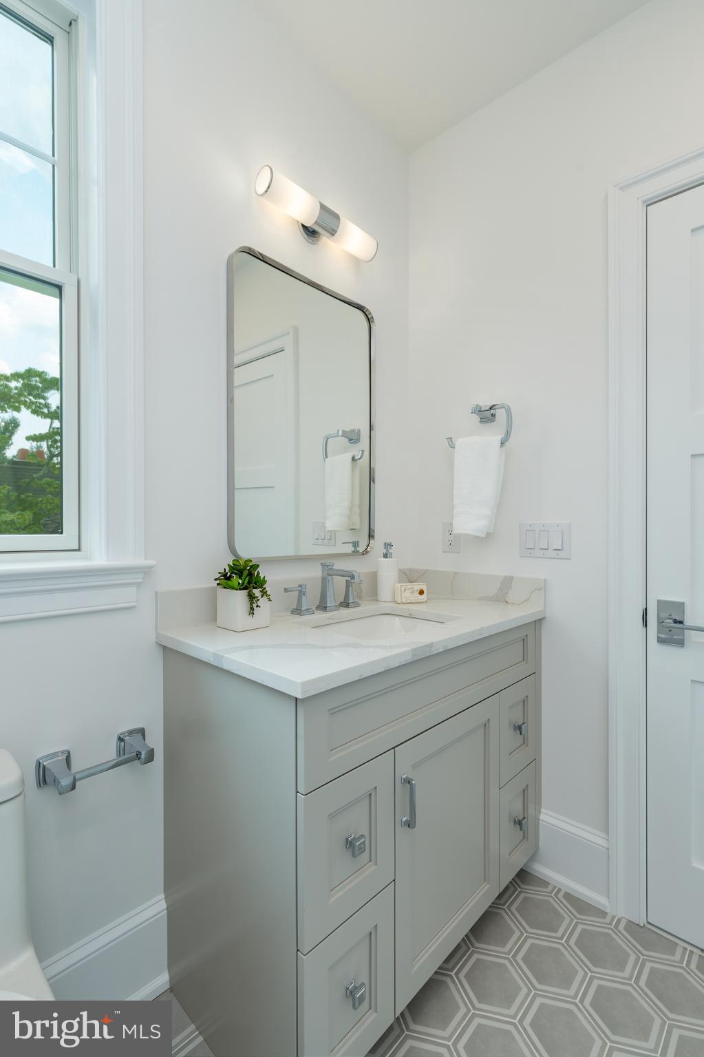 309 Overhill Road Wayne, PA 19087 - Photo 41 of 66 Guest/Children's Bedroom Bath