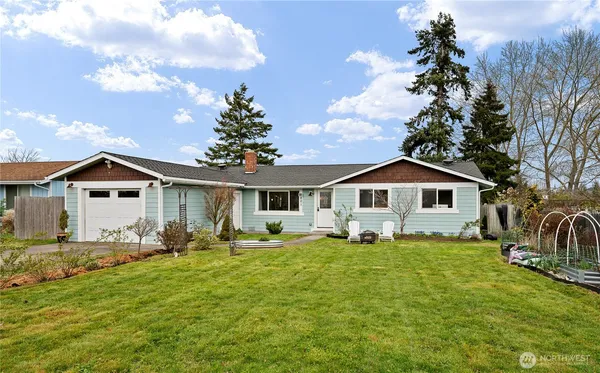 $750,000 | 801 Livingston Bay Shore Drive, Camano Island, WA 98282