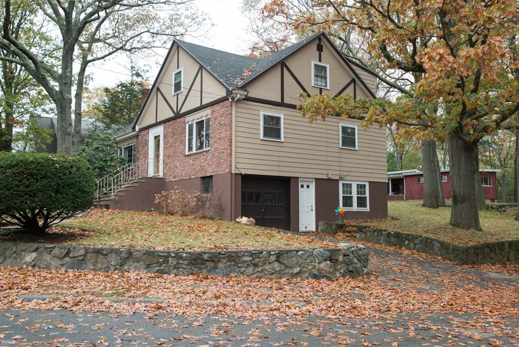 3 Pine Hill Road Swampscott, MA 01907 - Photo 3 of 29 Gallery Image 3