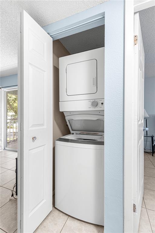588 Fairways Lane, Unit E201 Ocala, FL 34472 - Photo 22 of 33 a utility room with washer and dryer
