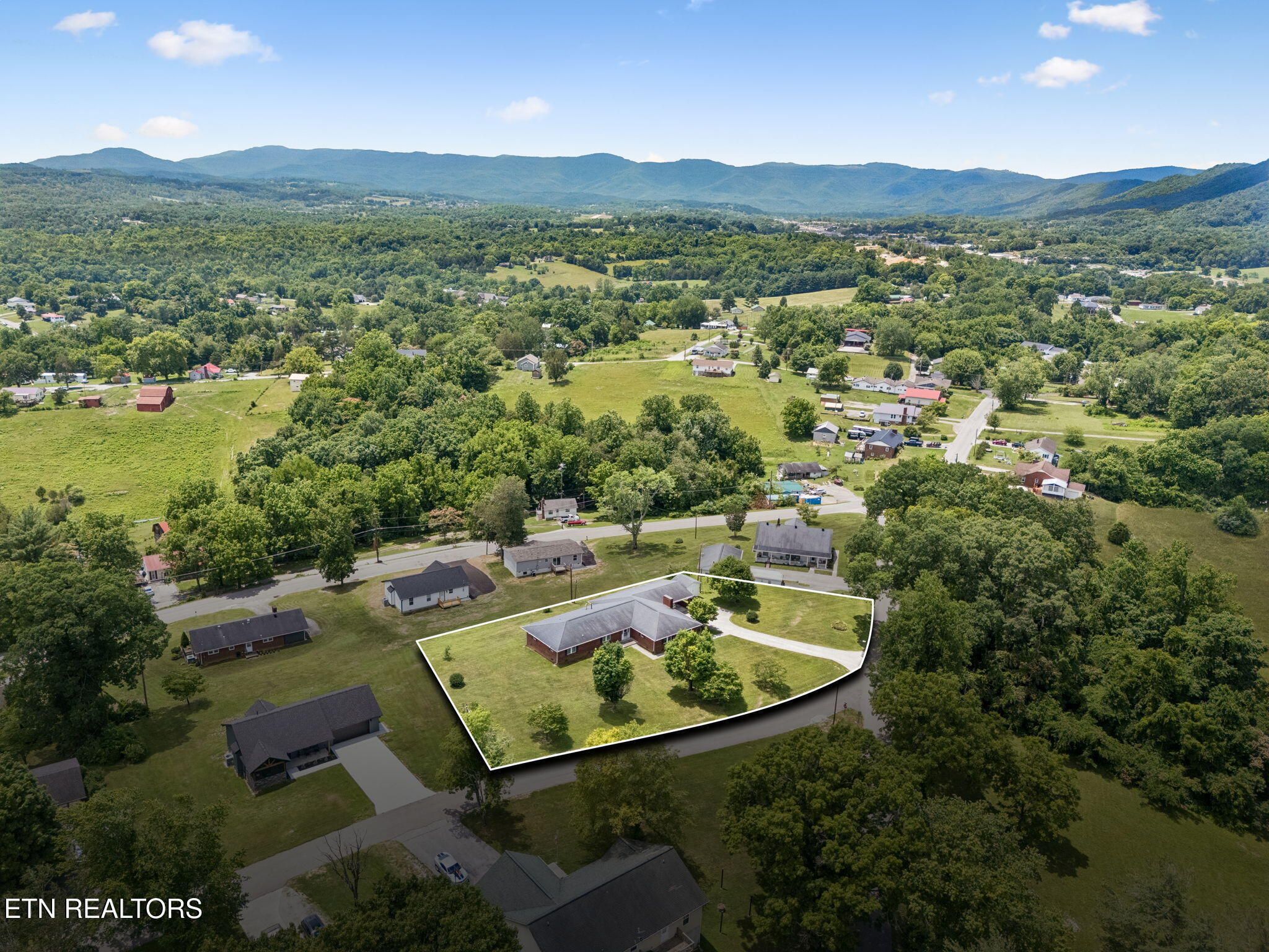 147 Meredith Road La Follette, TN 37766 - Photo 5 of 41 45-147 Meredith Rd - 045