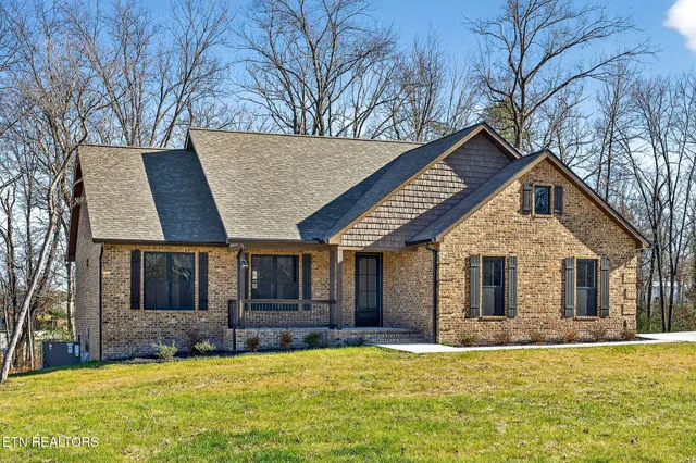 $457,000 | 6 Riverchase Drive, Crossville, TN 38555