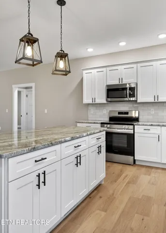 $457,000 | 6 Riverchase Drive, Crossville, TN 38555