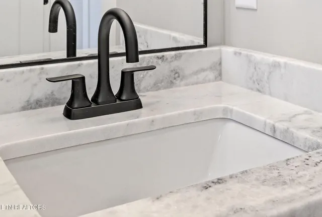 $457,000 | 6 Riverchase Drive, Crossville, TN 38555